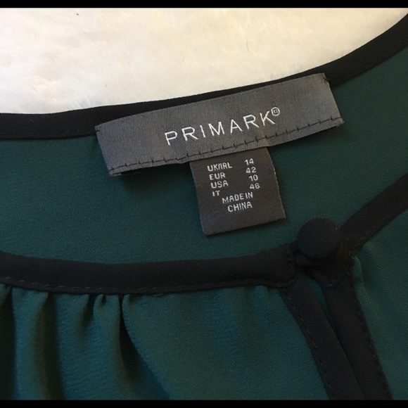 Ruffled sleeve crepe blouse 🍀 - Picture 7 of 8